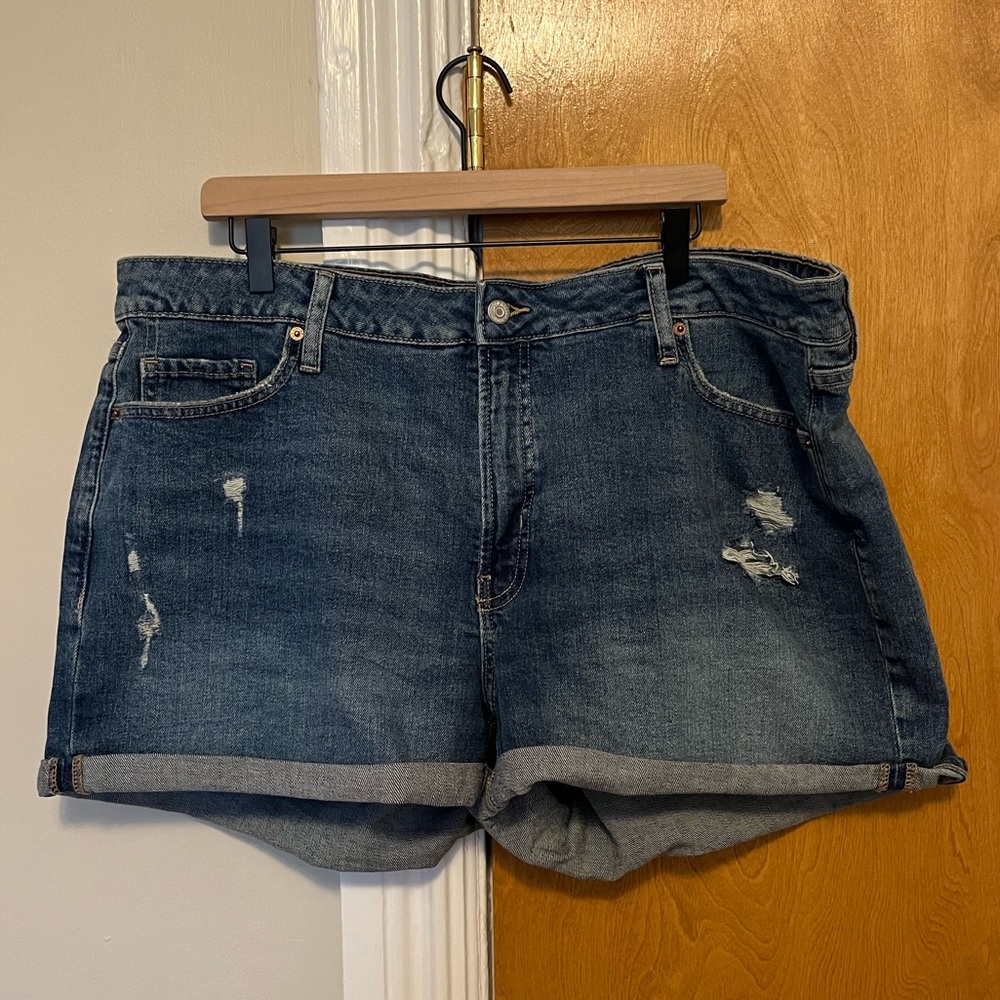 Old Navy US 20. Women’s denim shirts. High-rise. O.G. Straight. Zipper fly